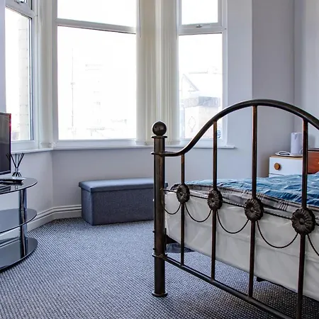 Guest house 33 Turner Street